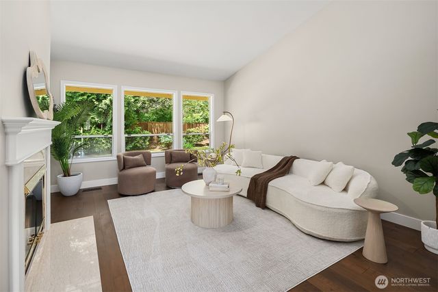 1815 Field Avenue NE, Renton, WA 98059