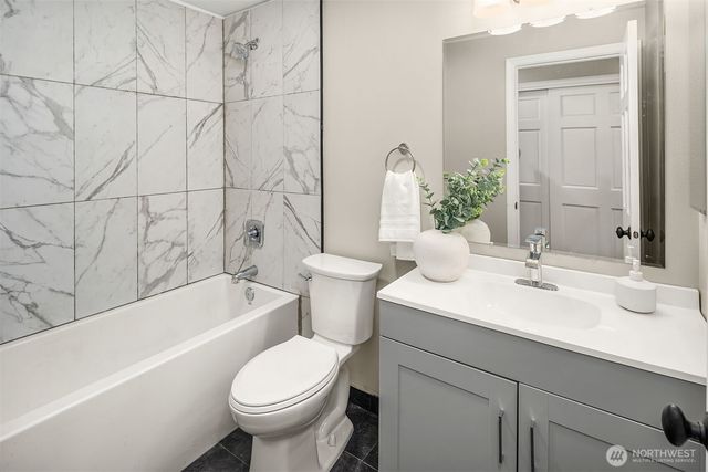 1815 Field Avenue NE, Renton, WA 98059