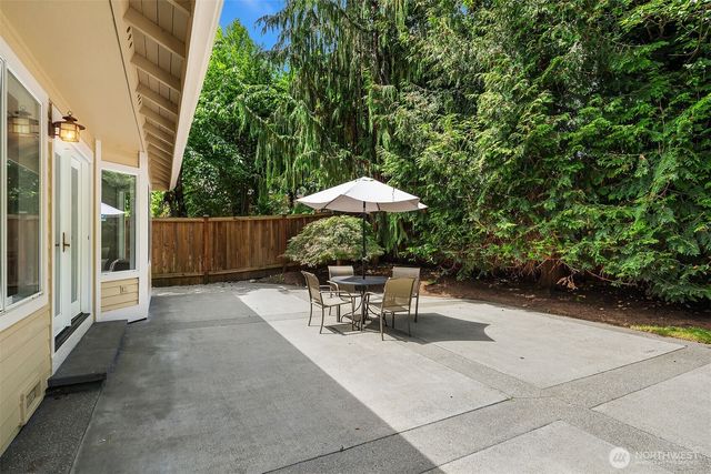 1815 Field Avenue NE, Renton, WA 98059
