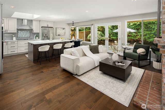 1815 Field Avenue NE, Renton, WA 98059