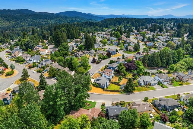 1815 Field Avenue NE, Renton, WA 98059