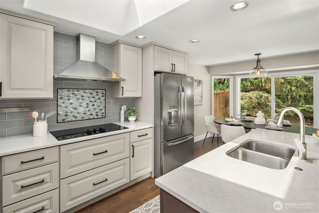 1815 Field Avenue NE, Renton, WA 98059
