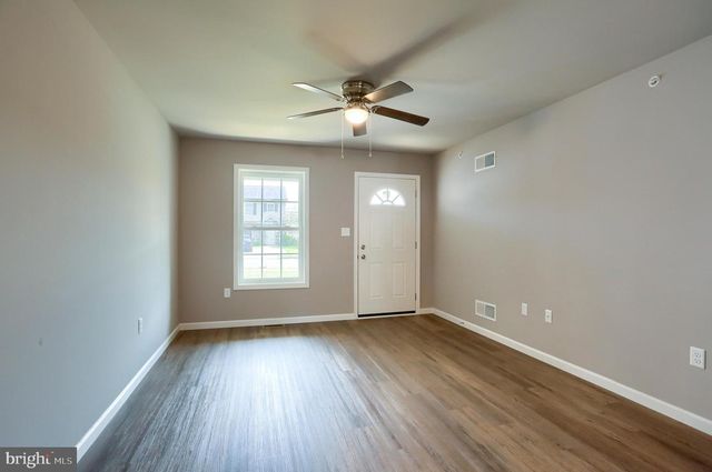 137 SABLE DR, Carlisle, PA 17013