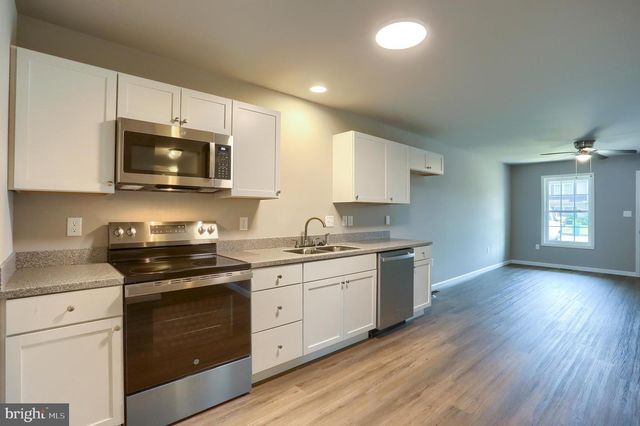 137 SABLE DR, Carlisle, PA 17013