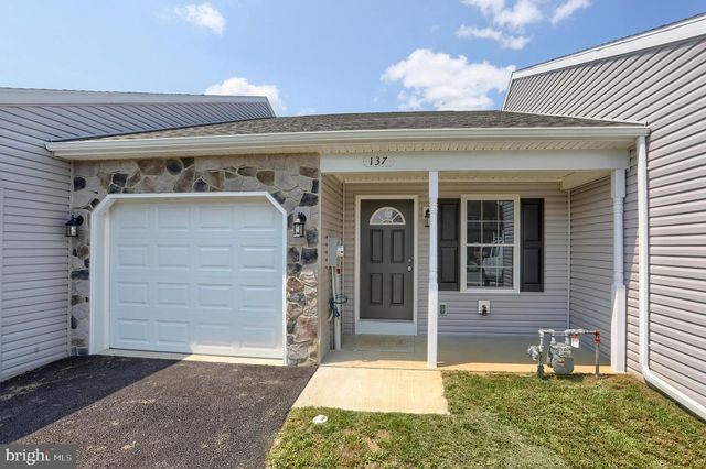 137 SABLE DR, Carlisle, PA 17013