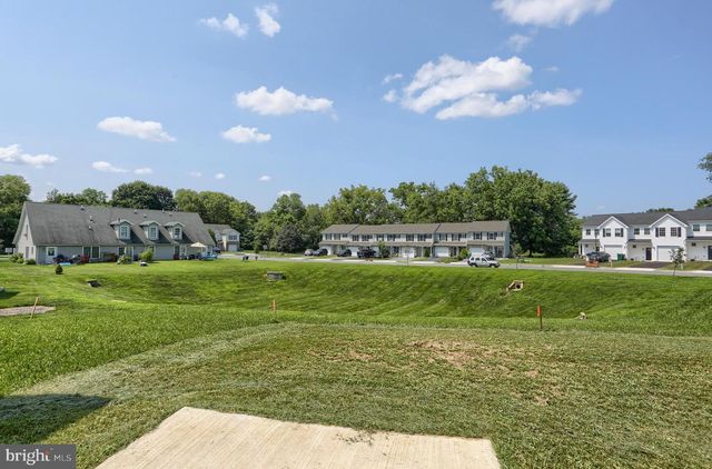 137 SABLE DR, Carlisle, PA 17013