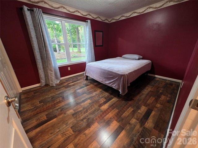 1190 Landsdowne Drive, Conover, NC 28613