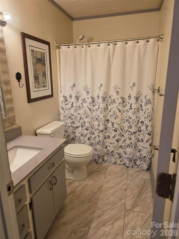 1190 Landsdowne Drive, Conover, NC 28613