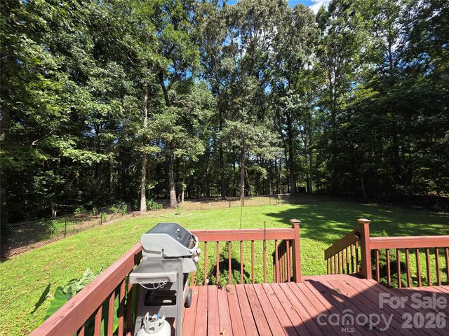 1190 Landsdowne Drive, Conover, NC 28613