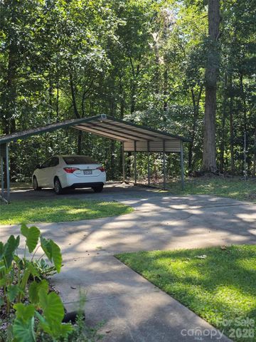 1190 Landsdowne Drive, Conover, NC 28613