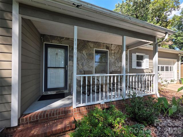 1190 Landsdowne Drive, Conover, NC 28613