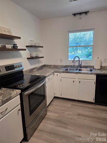 1190 Landsdowne Drive, Conover, NC 28613
