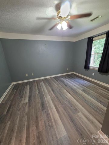 1190 Landsdowne Drive, Conover, NC 28613