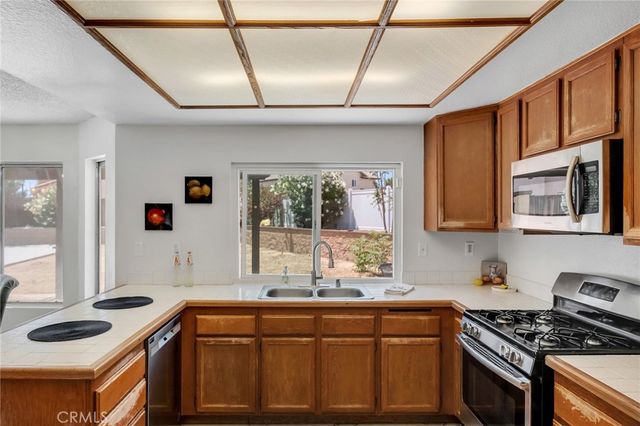 12532 Ironstone, Victorville, CA 92392