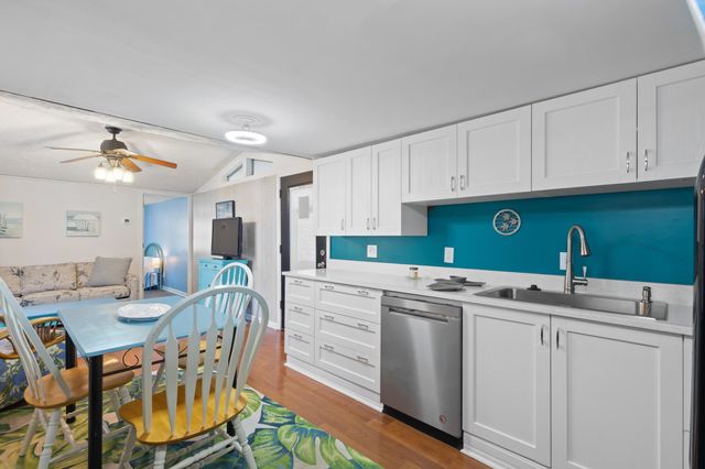 154 Offshore Dr., Murrells Inlet, SC 29576