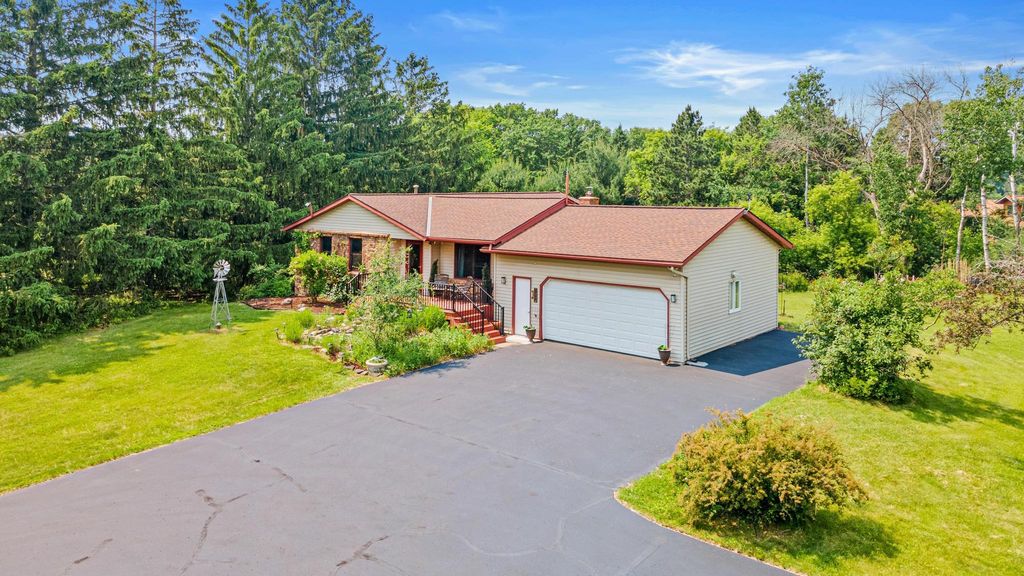 964 Wert Road, Hudson, WI 54016