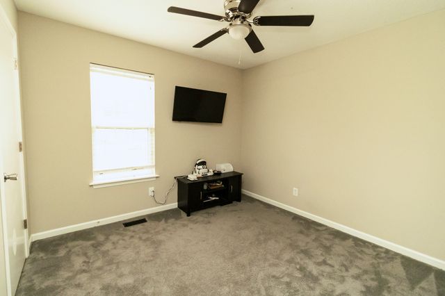 524 Barney Ln, Clarksville, TN 37042