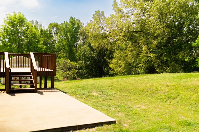 524 Barney Ln, Clarksville, TN 37042