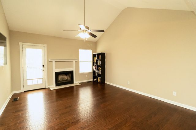 524 Barney Ln, Clarksville, TN 37042