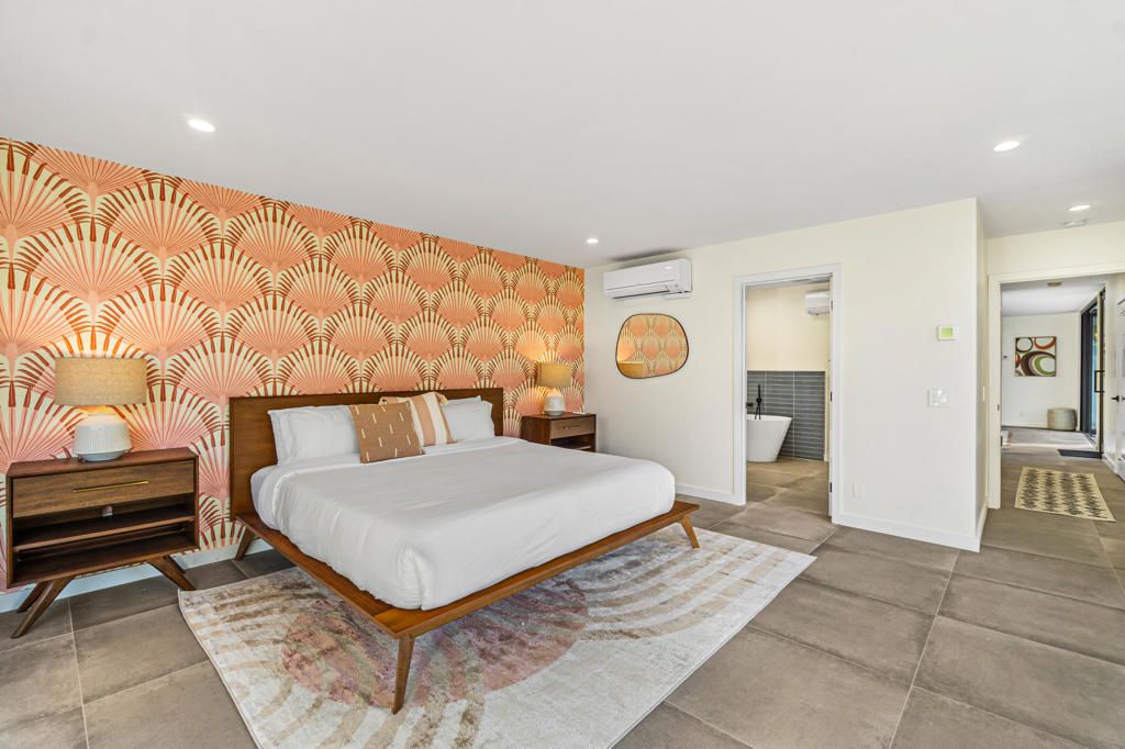 Image 20 of property listing at 130 W Racquet Club Road 308, Palm Springs, CA 92262