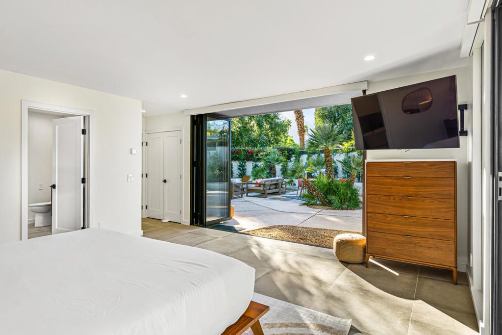 Image 22 of property listing at 130 W Racquet Club Road 308, Palm Springs, CA 92262