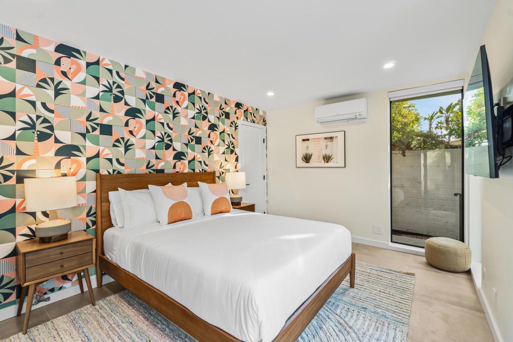 Image 28 of property listing at 130 W Racquet Club Road 308, Palm Springs, CA 92262