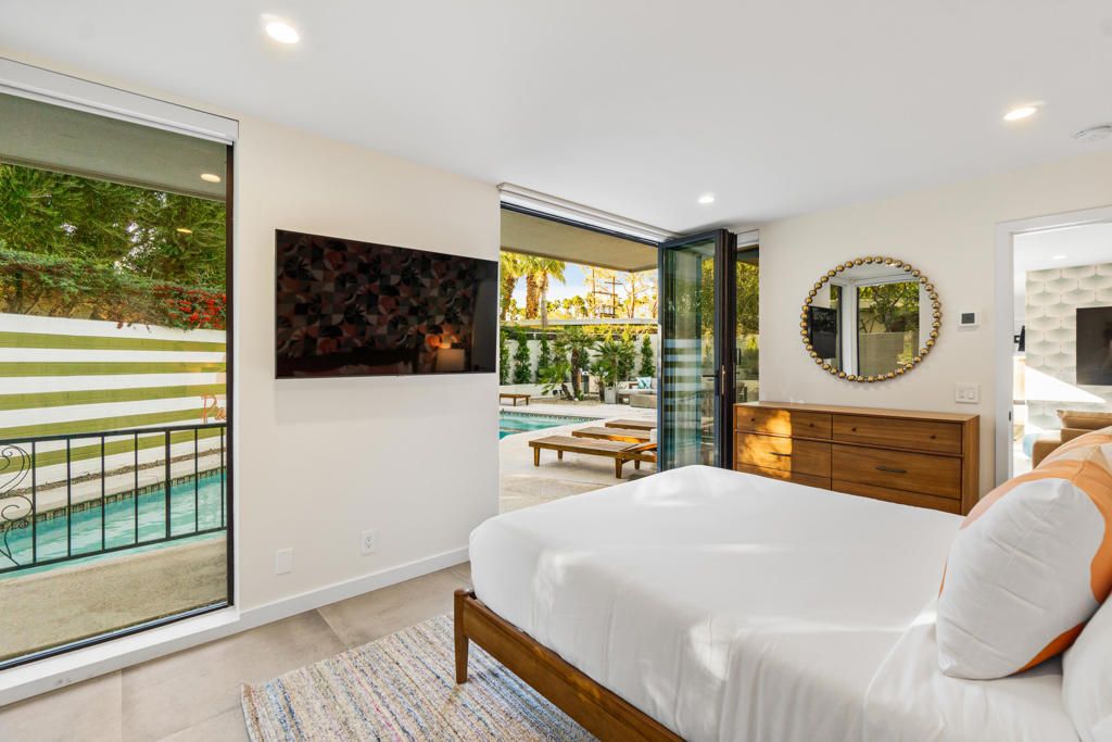 Image 30 of property listing at 130 W Racquet Club Road 308, Palm Springs, CA 92262