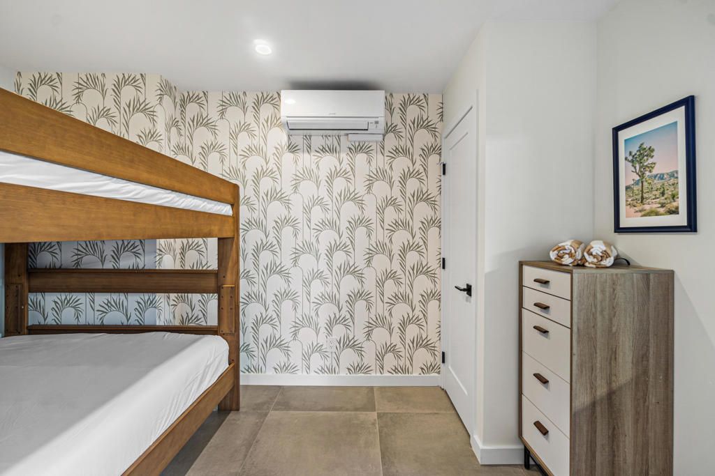 Image 32 of property listing at 130 W Racquet Club Road 308, Palm Springs, CA 92262