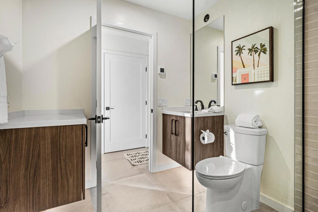 Image 35 of property listing at 130 W Racquet Club Road 308, Palm Springs, CA 92262