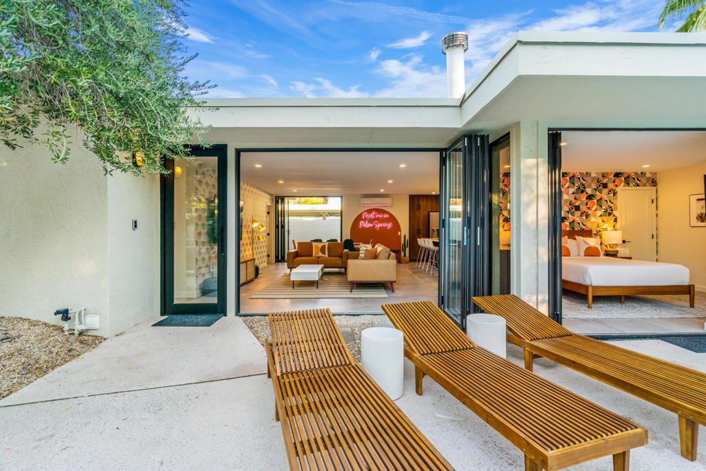 Image 37 of property listing at 130 W Racquet Club Road 308, Palm Springs, CA 92262