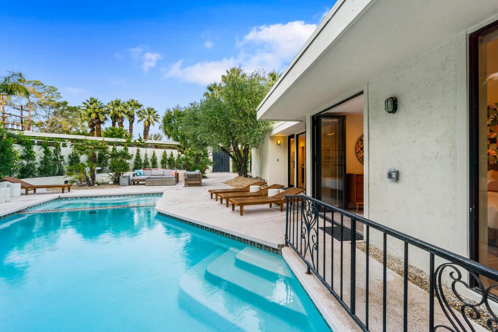 Image 38 of property listing at 130 W Racquet Club Road 308, Palm Springs, CA 92262