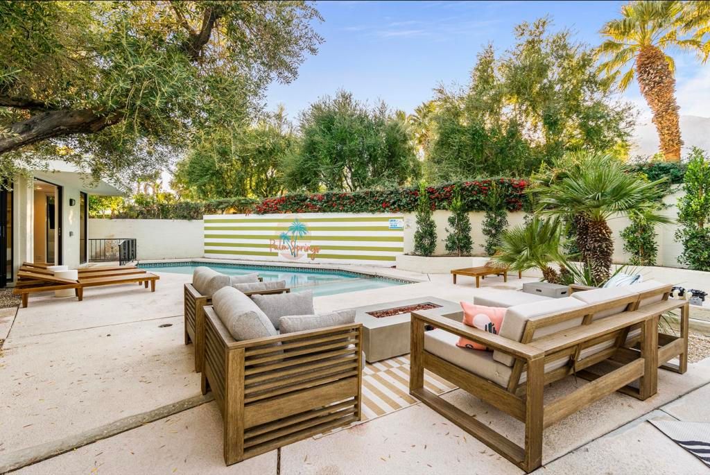 Image 43 of property listing at 130 W Racquet Club Road 308, Palm Springs, CA 92262