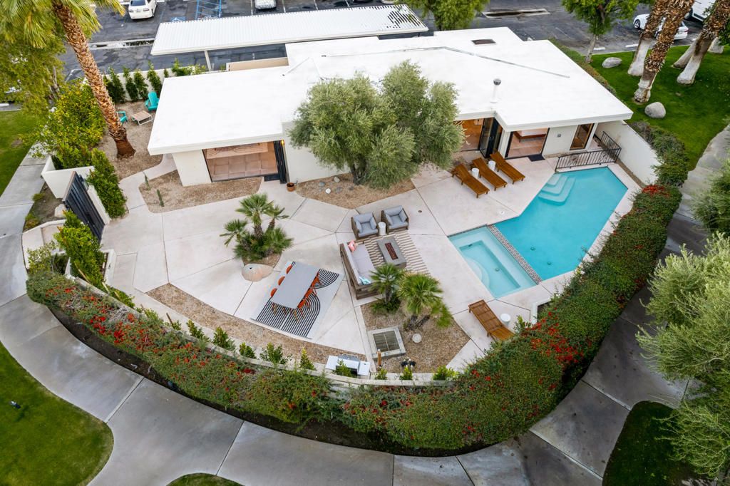 Image 45 of property listing at 130 W Racquet Club Road 308, Palm Springs, CA 92262