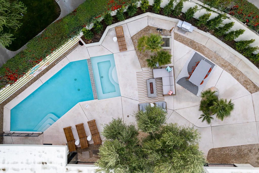 Image 46 of property listing at 130 W Racquet Club Road 308, Palm Springs, CA 92262