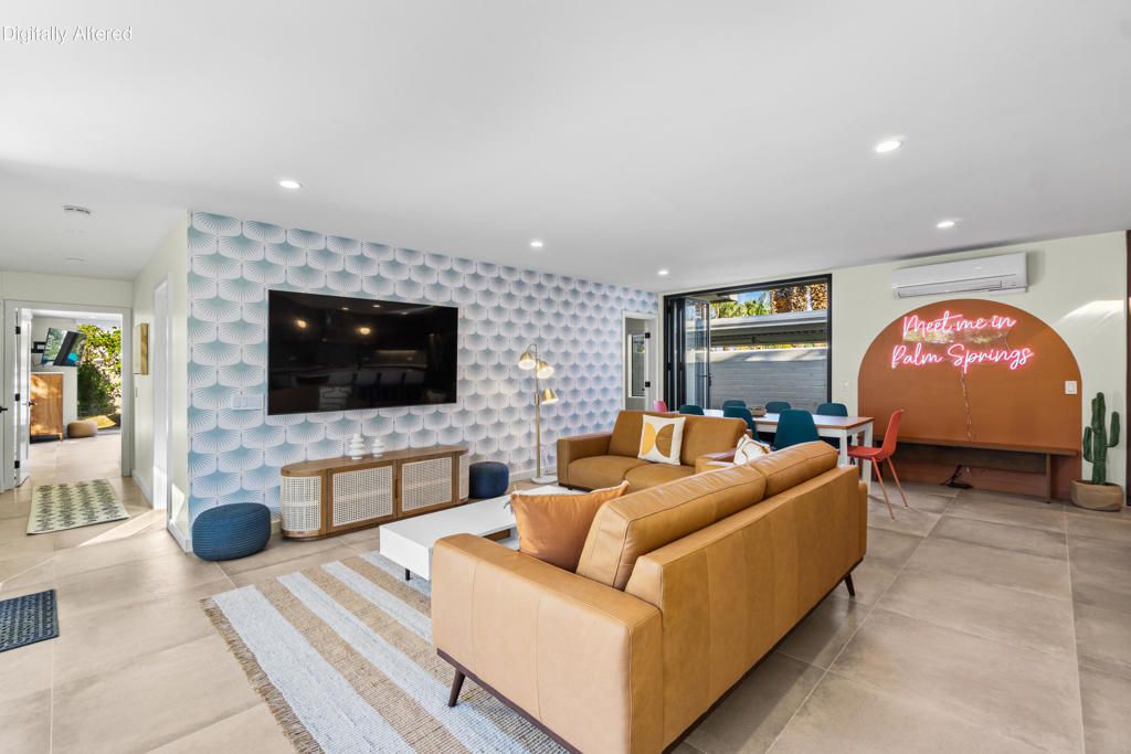 Image 5 of property listing at 130 W Racquet Club Road 308, Palm Springs, CA 92262