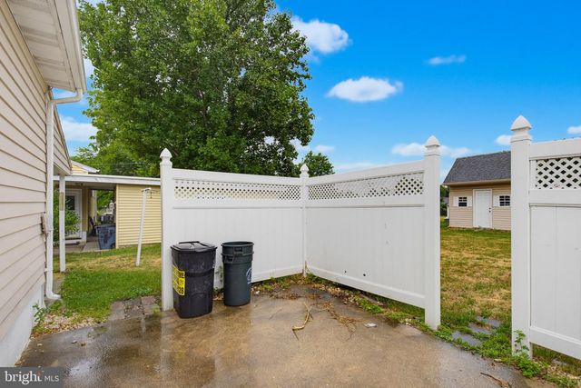 521 N 9TH AVE, Lebanon, PA 17046