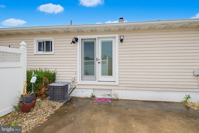 521 N 9TH AVE, Lebanon, PA 17046
