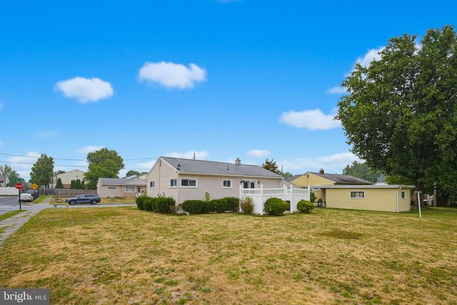 521 N 9TH AVE, Lebanon, PA 17046