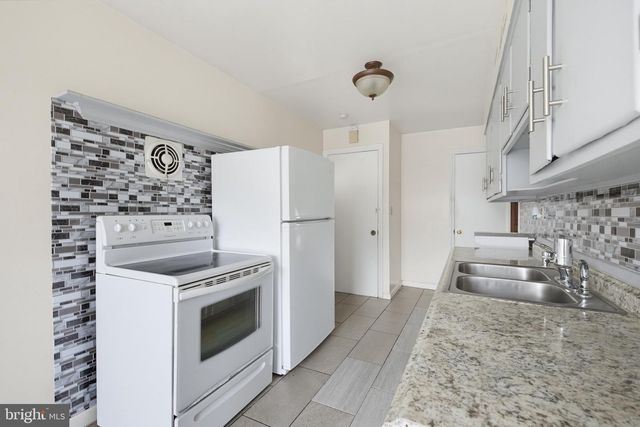 521 N 9TH AVE, Lebanon, PA 17046
