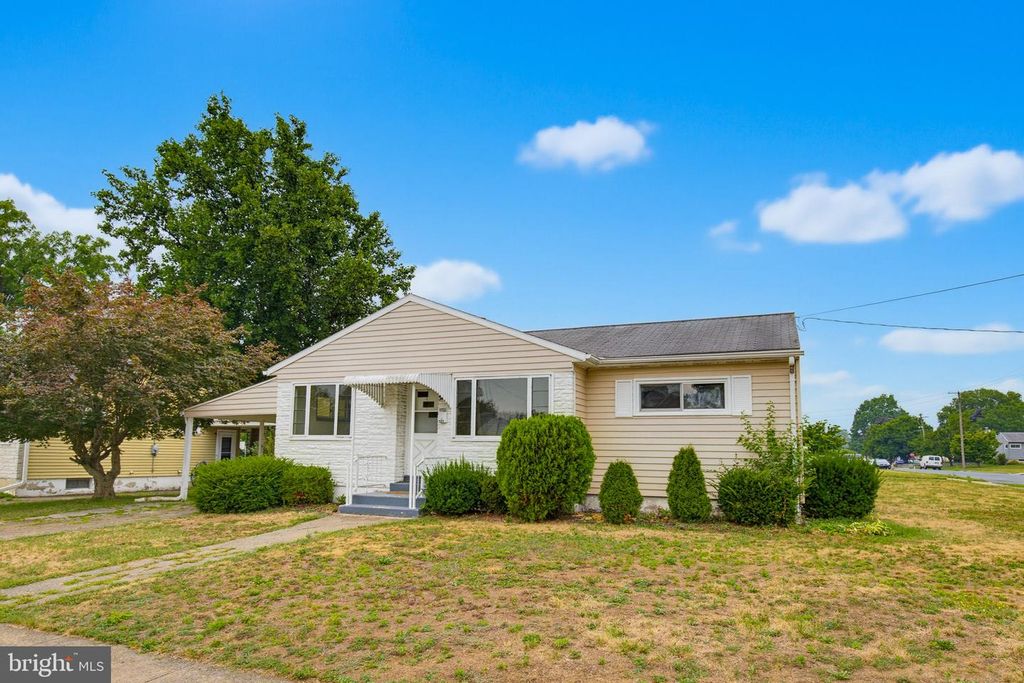 521 N 9TH AVE, Lebanon, PA 17046