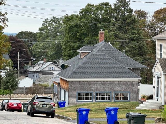 552 Hanover Street, Manchester, NH 03104