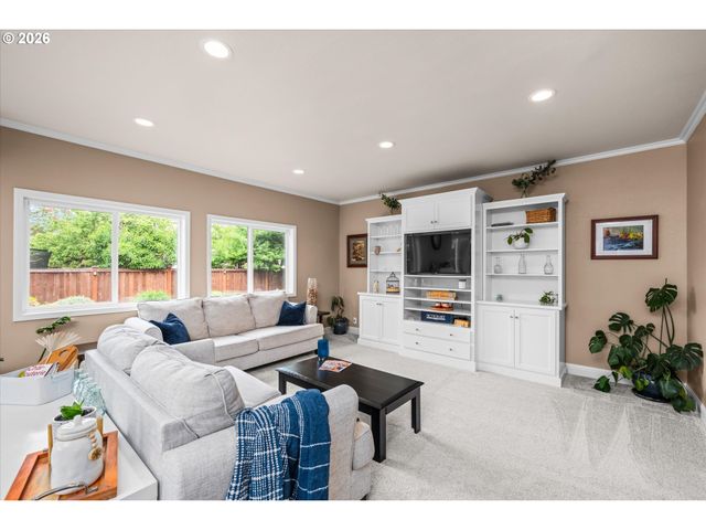 3387 WINCHESTER Way, Eugene, OR 97401