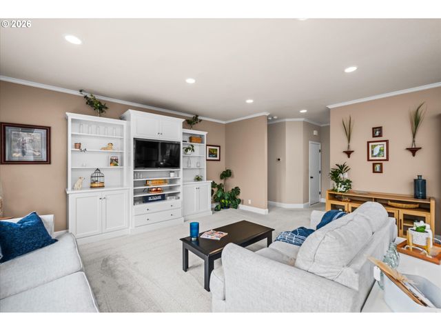 3387 WINCHESTER Way, Eugene, OR 97401