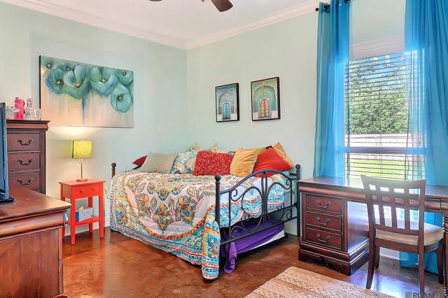 15719 Parkside Ct, Baton Rouge, LA 70817