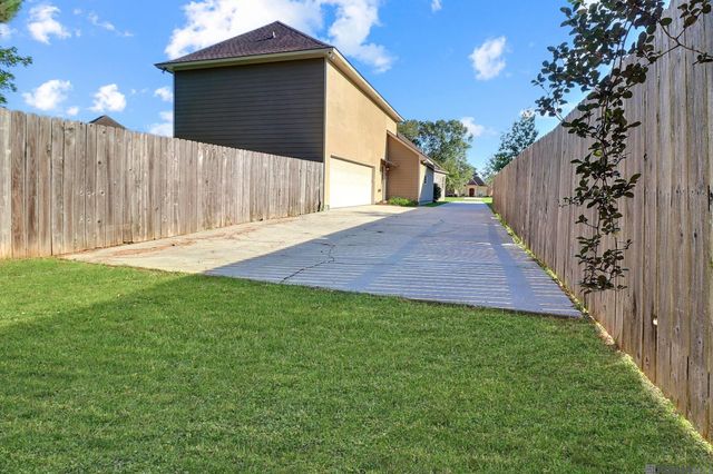 15719 Parkside Ct, Baton Rouge, LA 70817