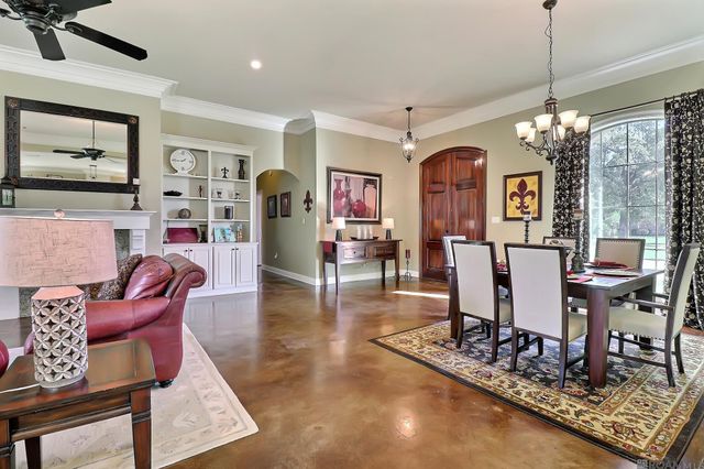 15719 Parkside Ct, Baton Rouge, LA 70817