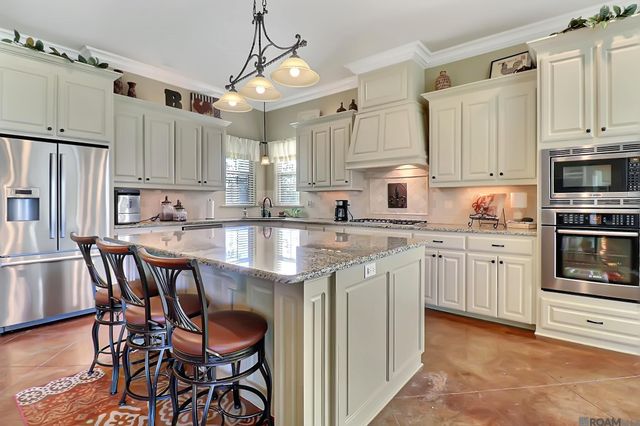 15719 Parkside Ct, Baton Rouge, LA 70817