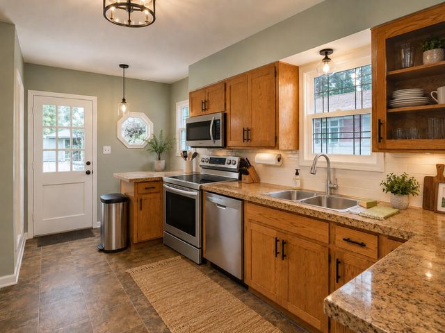 1018 E 17TH Ave, Spokane, WA 99203