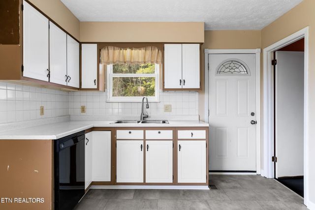 320 Redbird Circle, Cumberland Gap, TN 37724