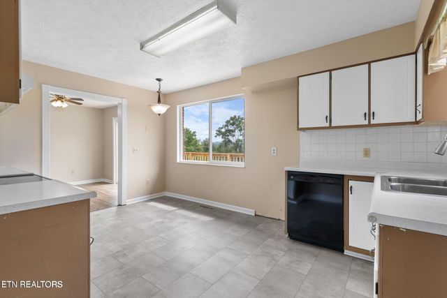 320 Redbird Circle, Cumberland Gap, TN 37724